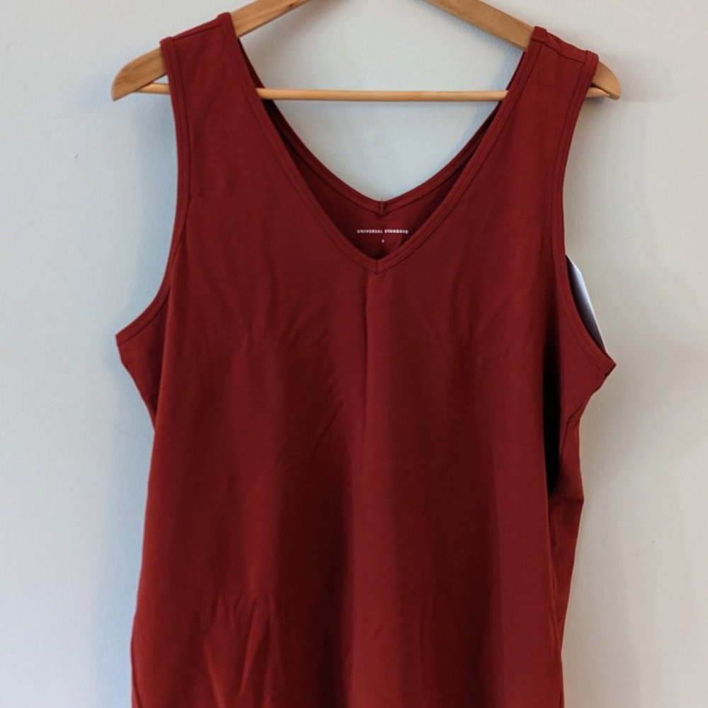 NWT Universal Standard Double V Tank Sz S (14-16)